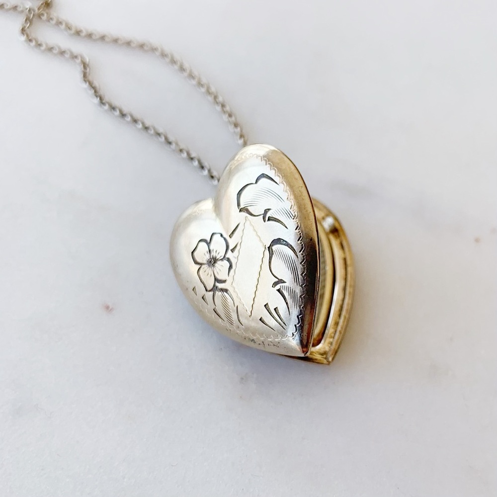 1940s Vintage Floral Locket Necklace / 12K GF